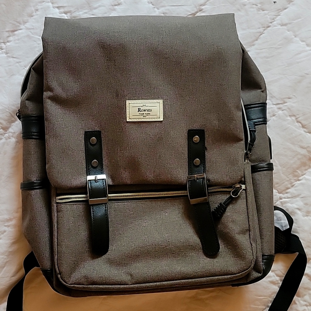 Ronyes Backpack